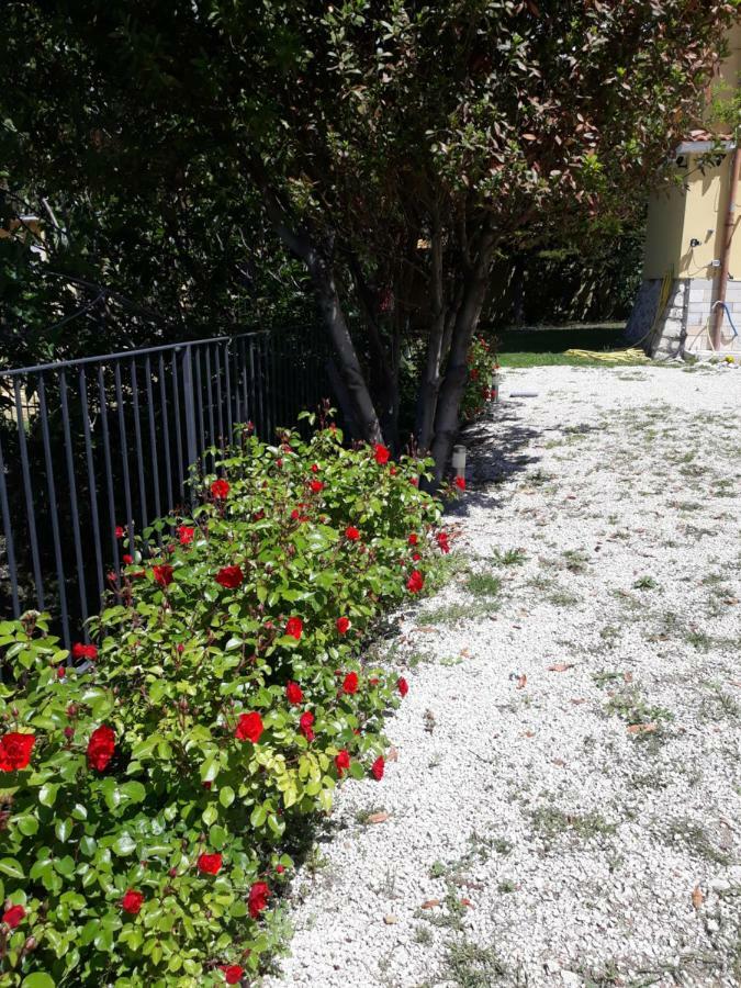 Villa Immersa Nel Verde LʼAquila Kültér fotó